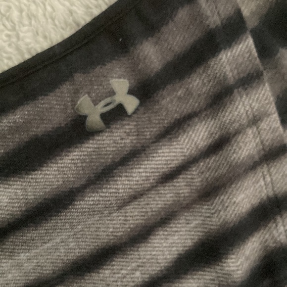 GUC Under Armour Women's XS UA Open Back Loose Fit Sleeveless Black Gray Shirt - Picture 3 of 8